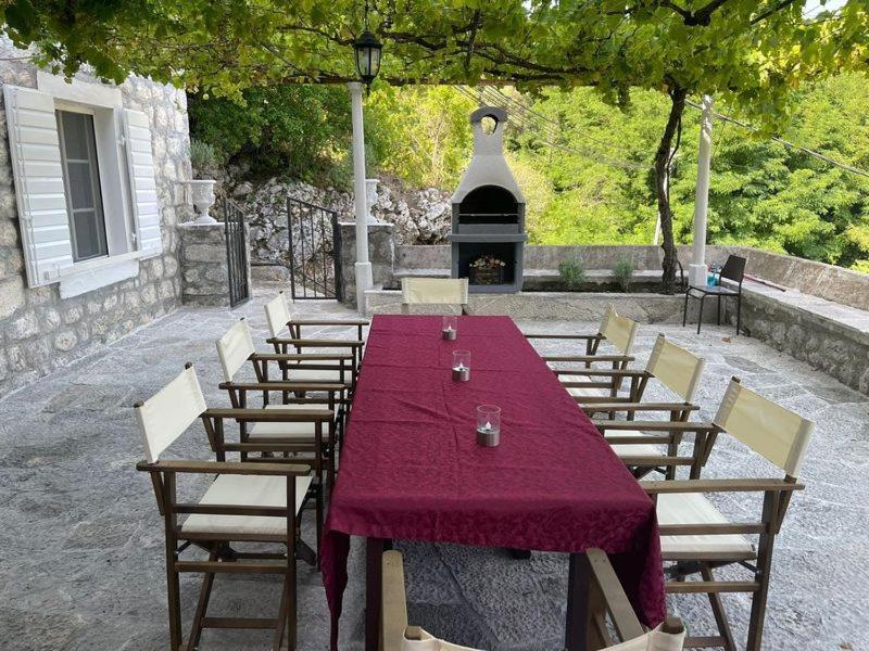Archaia Villa *