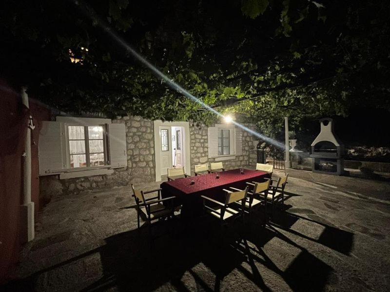 Archaia Villa *